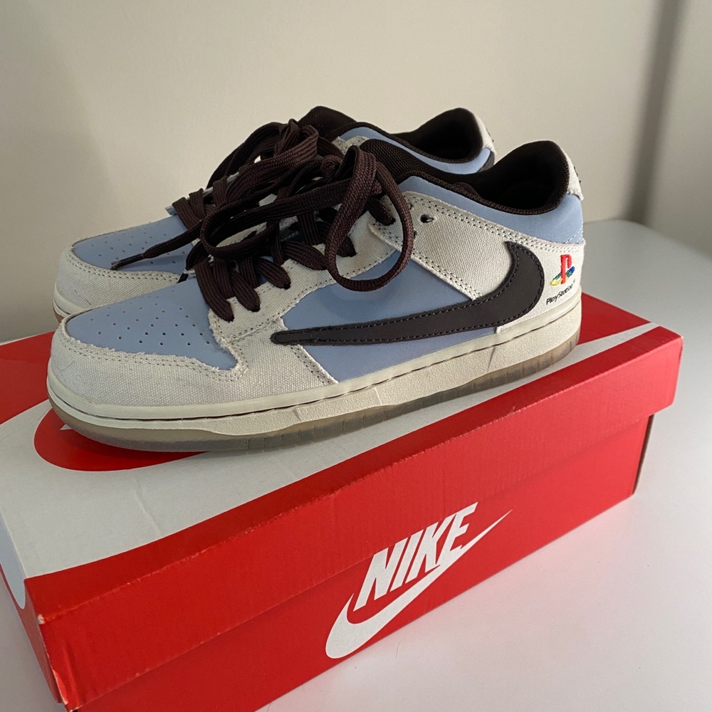 Dunk Low Sneakers